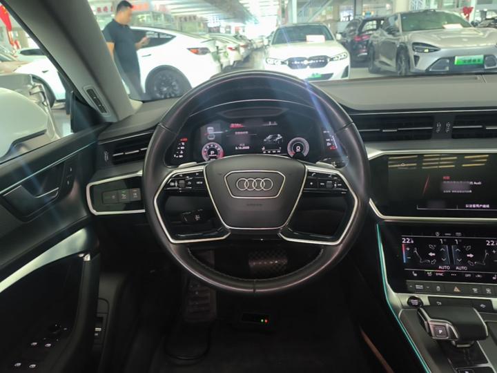 A7L 2022 45 TFSI S-line photo 6