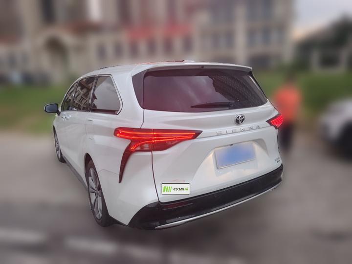Sienna 2026 2.5L Hybrid RWD Premium photo 4