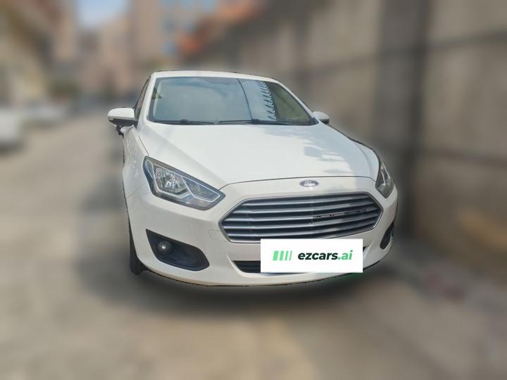 Escort 2015 1.5L AT Comfort photo 2