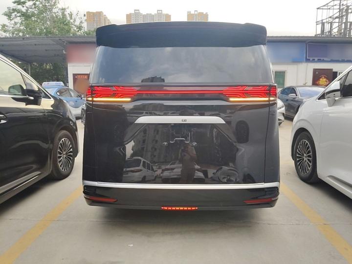 D9 2022 EV 600 AWD Flagship photo 3