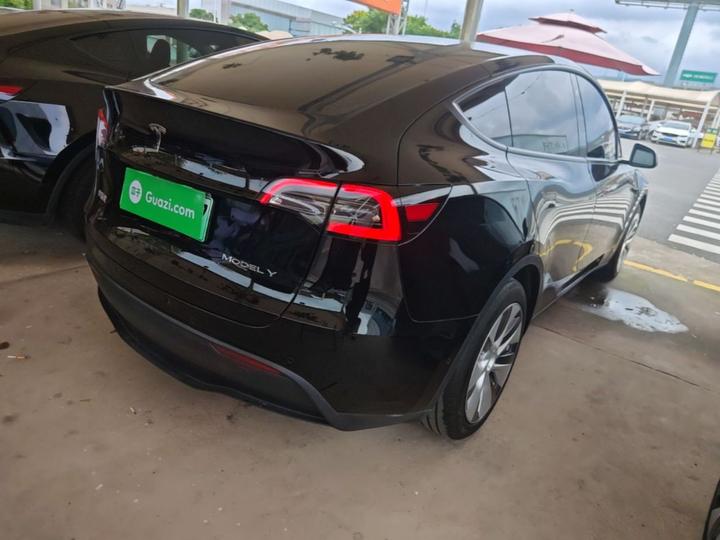 Model Y 2022 Facelift RWD photo 4