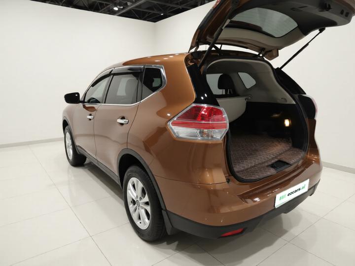 X-Trail 2014 2.0L CVT Comfort 2WD photo 4