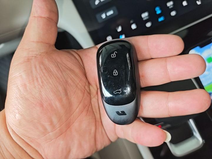 Li Auto ONE 2020 EREV 6-Seater photo 8
