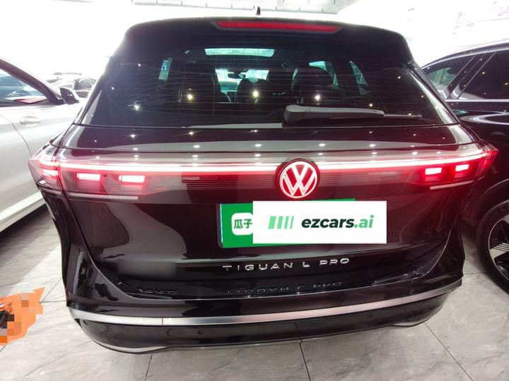 Tiguan L 2024 PRO 330TSI RWD photo 3