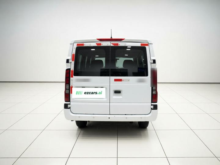 2023 2.0T AT Short Wheelbase 6-Seater photo 5