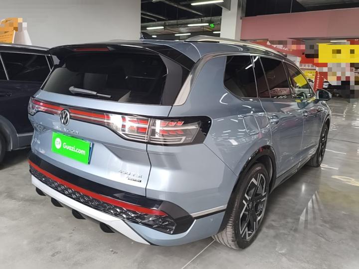 2026 450TSI AWD Flagship 6-Seater photo 3