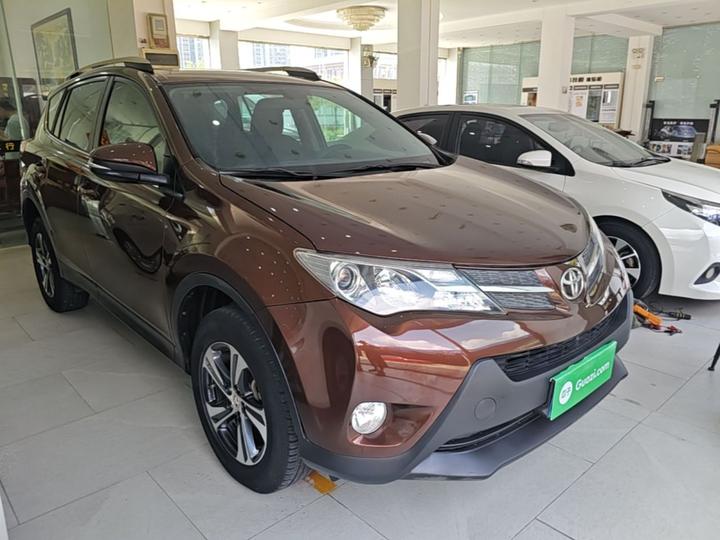 RAV4 2015 2.0L CVT RWD photo 3