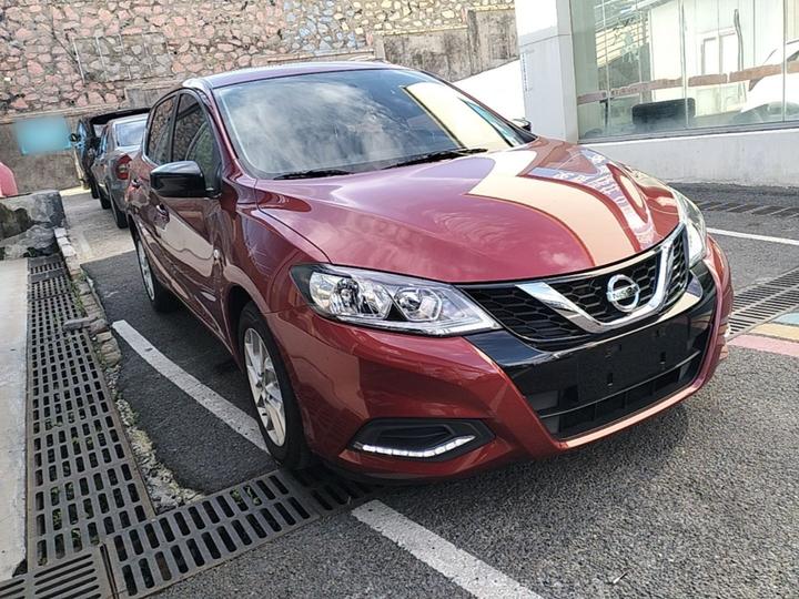 Tiida 2024 1.6L CVT photo 3