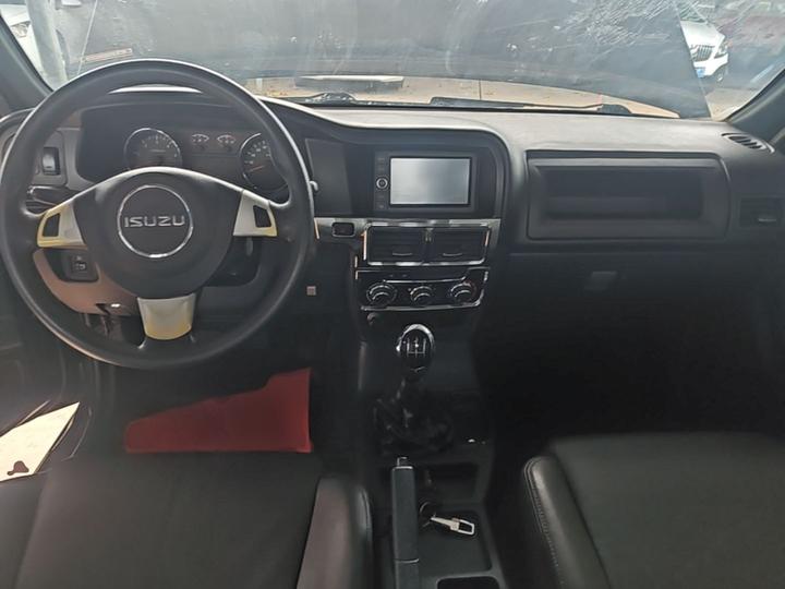 Isuzu Pickup 2015 2.8T RWD 4JB1CT photo 5