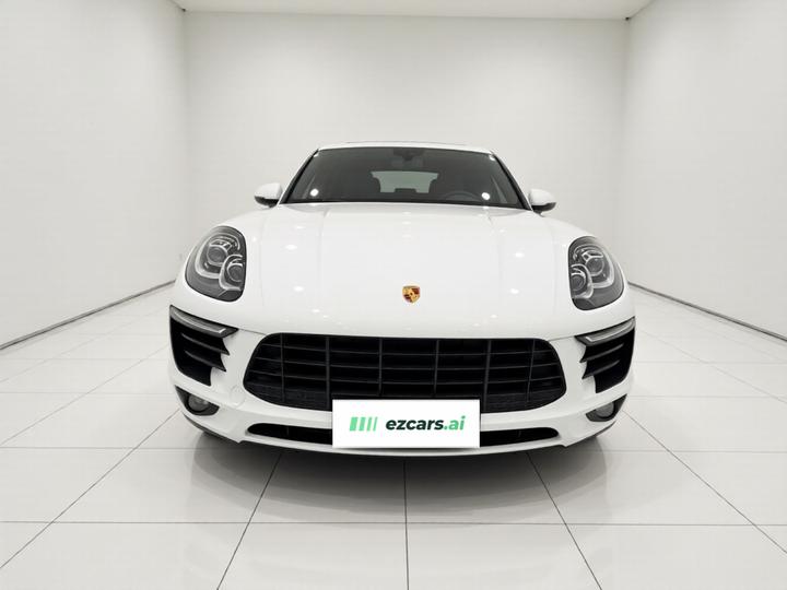 2017 Macan 2.0T photo 2