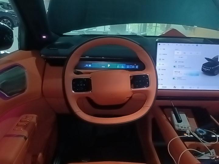 900 2025 2.0T Ultra 6-Seater photo 6