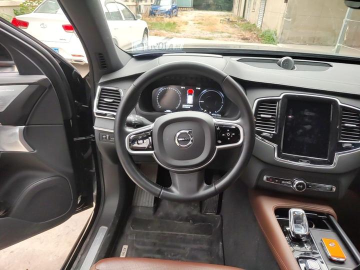 XC90 EV 2021 E Hybrid T8 Smart Premium Luxury 7-Seater photo 2