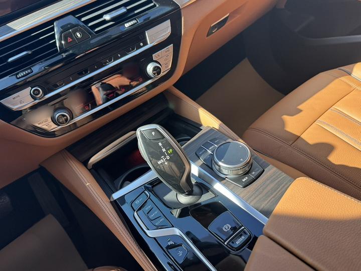 6 SeriesGT 2021 Facelift 630i Luxury Design Package photo 5