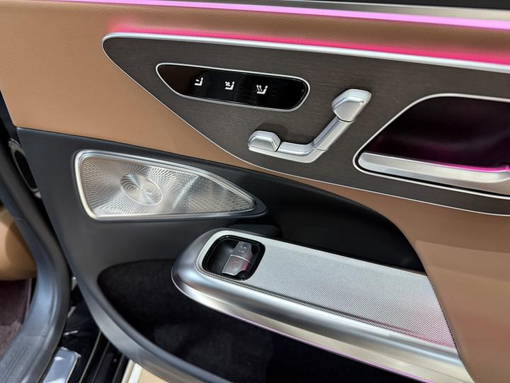 E-Class 2026 E 300 L Luxury photo 6