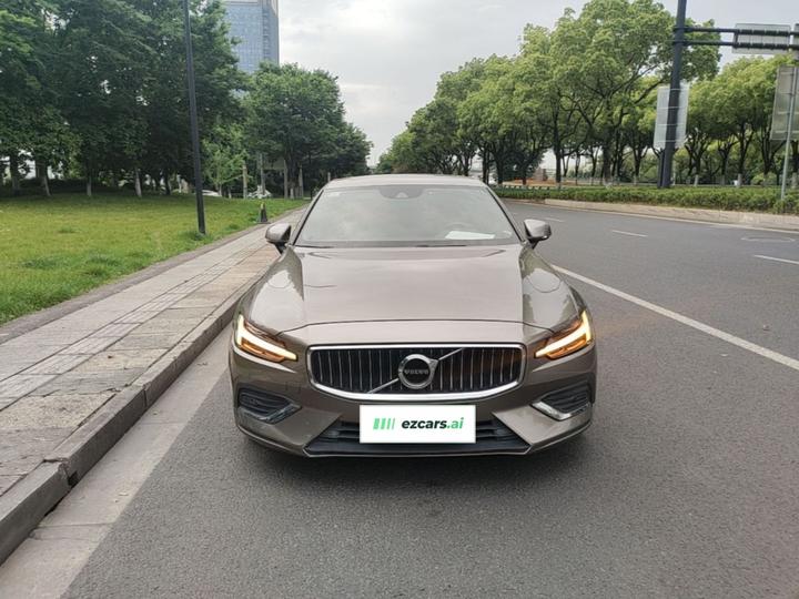 S60 2022 B4 Luxury photo 2