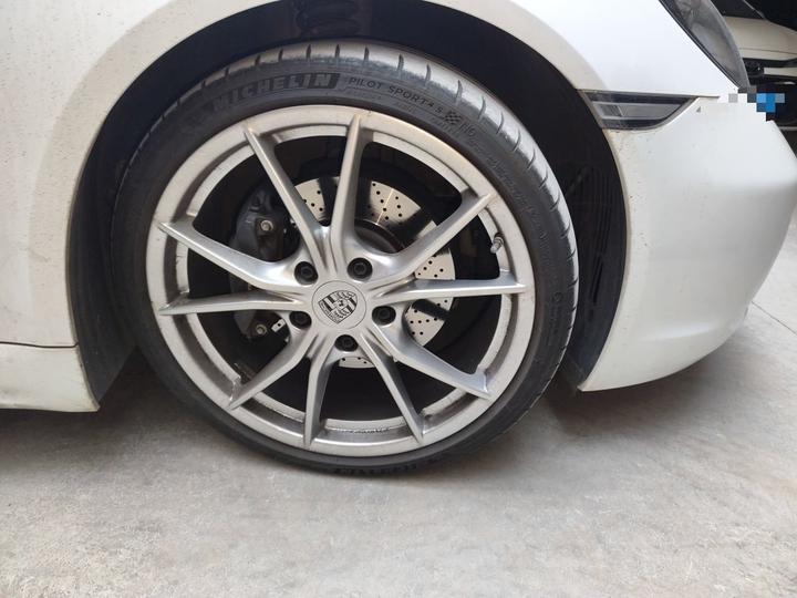 718 2022 Boxster 2.0T photo 8