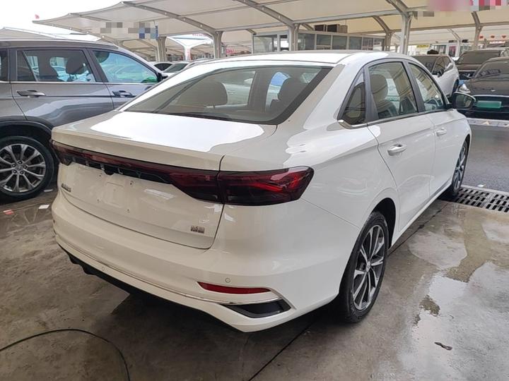 Emgrand 2025 4 1.5L CVT Flagship photo 6