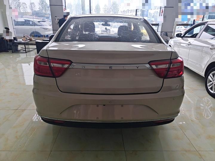 Vision 2018 1.5L MT photo 5