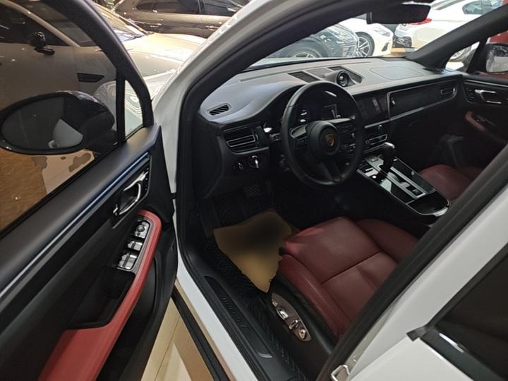 2022 Macan T 2.0T photo 4