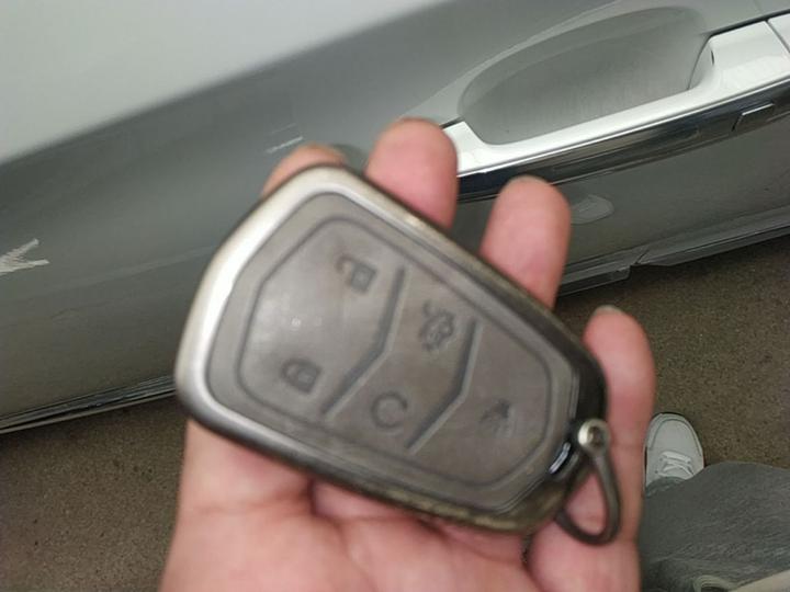 XTS 2018 28T Tech photo 8