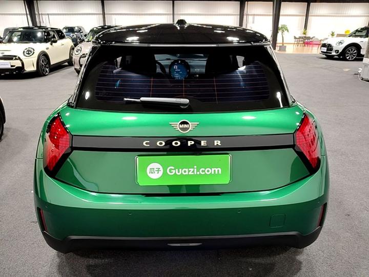 MINI COOPER 2026 466km COOPER E Classic photo 3