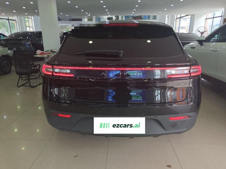 HIMA AITO M5 2022 EREV AWD Performance photo 5