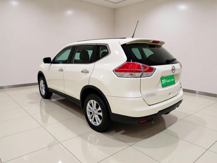 X-Trail 2014 2.0L CVT Comfort 2WD photo 4