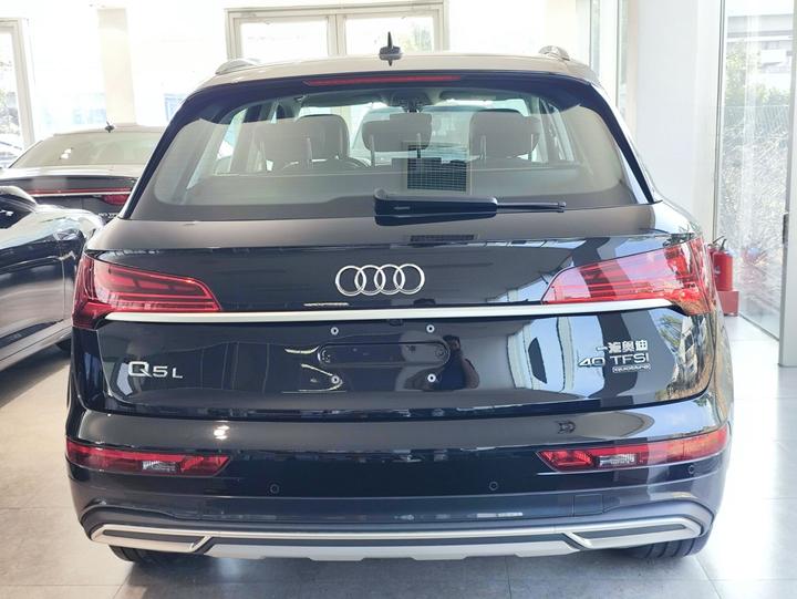 Q5L 2024 40 TFSI Luxury photo 3