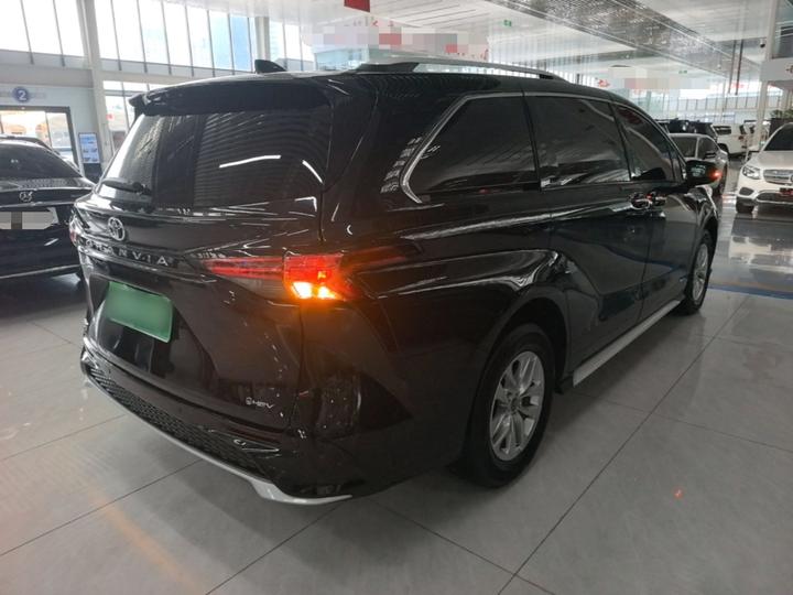 Granvia 2024 2.5L Hybrid Comfort photo 4