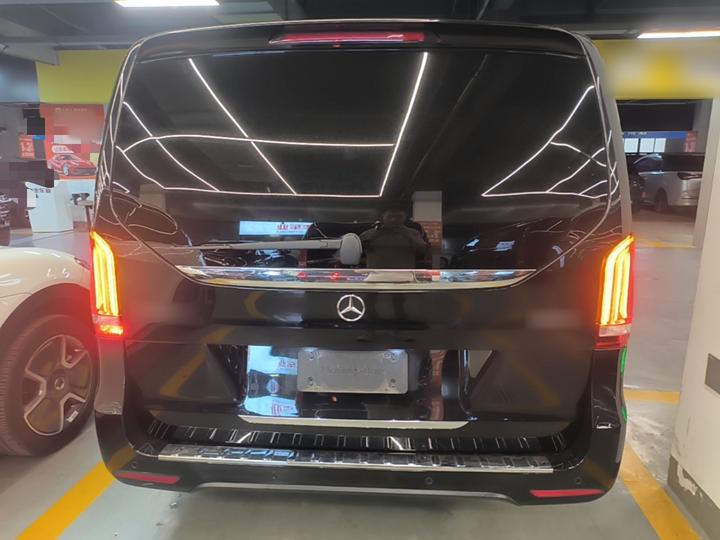 V-Class 2021 V 260 L Long Wheelbase Luxury photo 3
