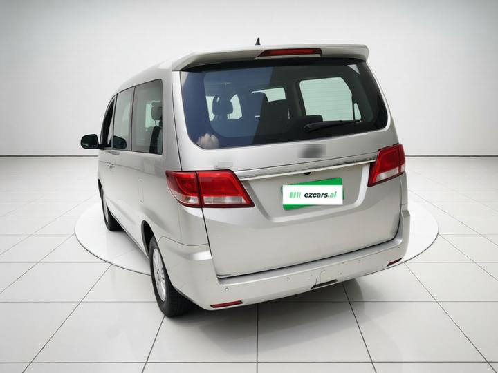Refine M4 2016 2.0L MT Comfort photo 4
