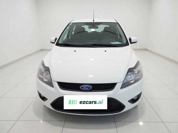 Focus 2013 Hatchback Classic 1.8L AT photo 2