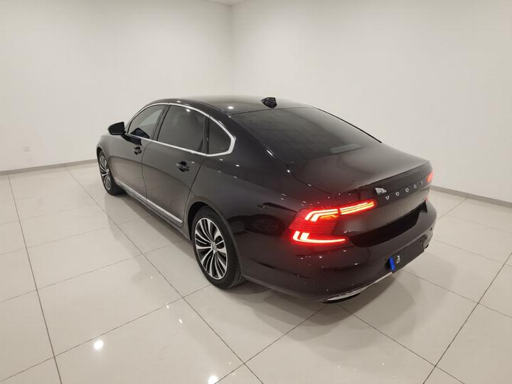 S90 EV 2023 T8 PHEV AWD Long Range Luxury photo 4
