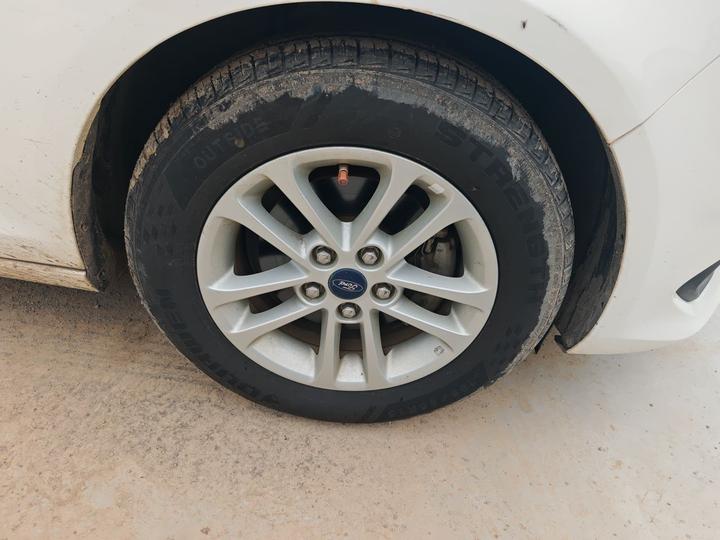 Escort 2019 1.5L MT photo 8