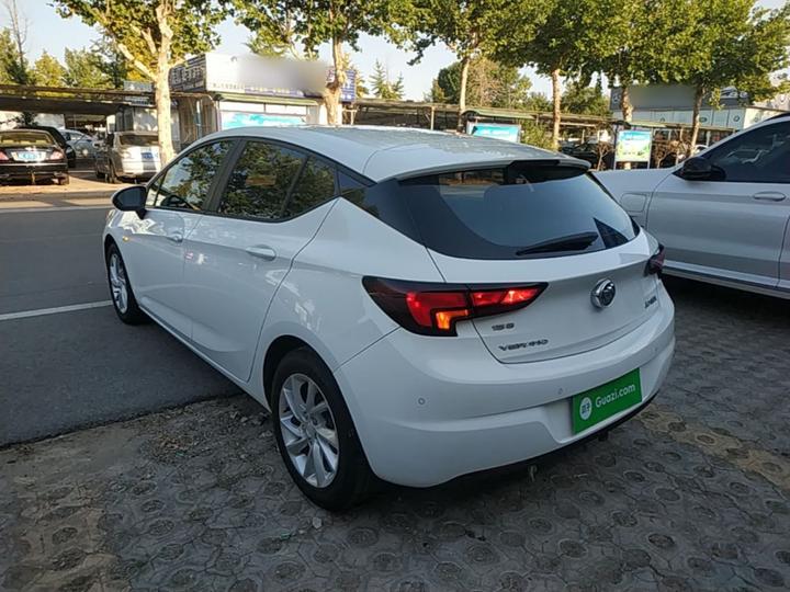 Verano 2016 Hatchback 15S AT Progressive photo 4