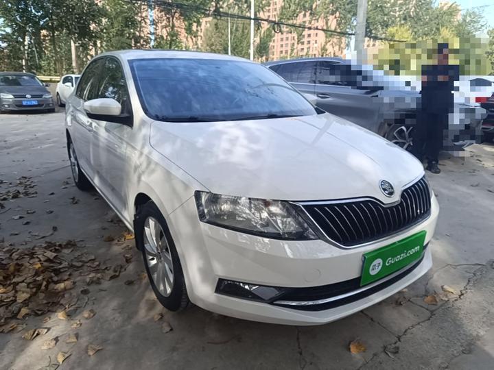 Rapid 2018 1.6L AT Comfort photo 3