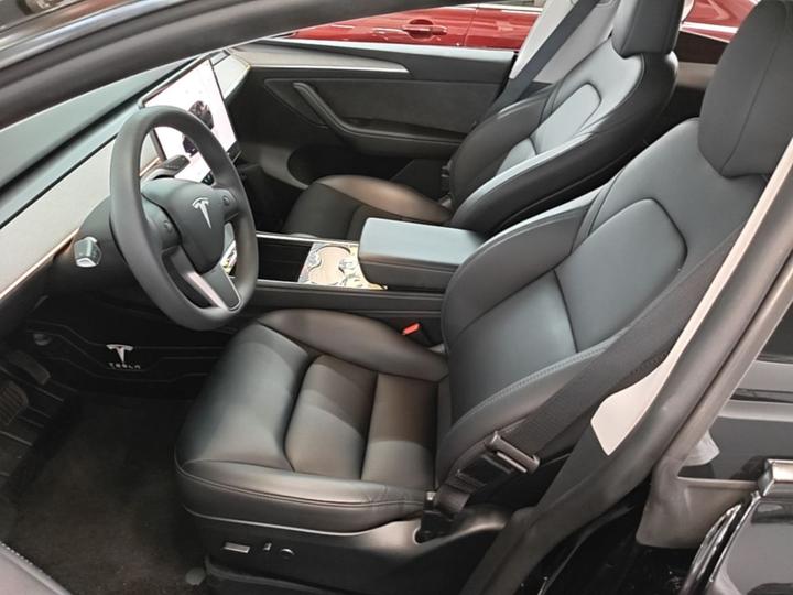 Model Y 2023 RWD photo 6