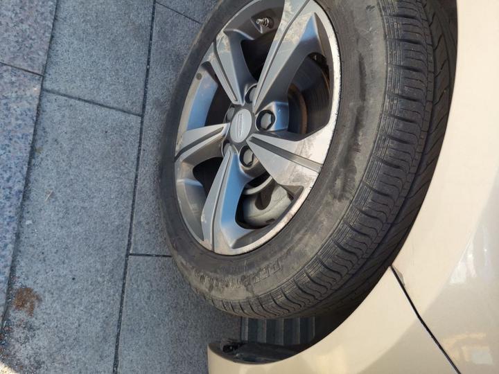 Emgrand GL 2018 1.4T MT Elite Connected photo 8