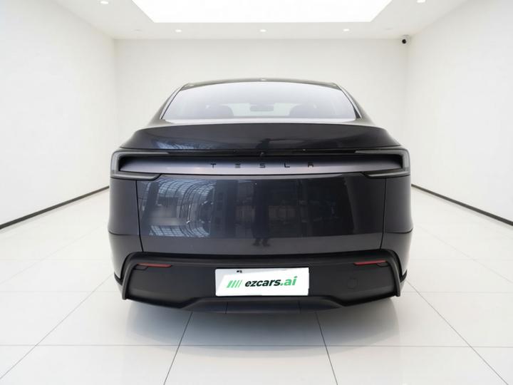 Model Y 2025 RWD photo 5