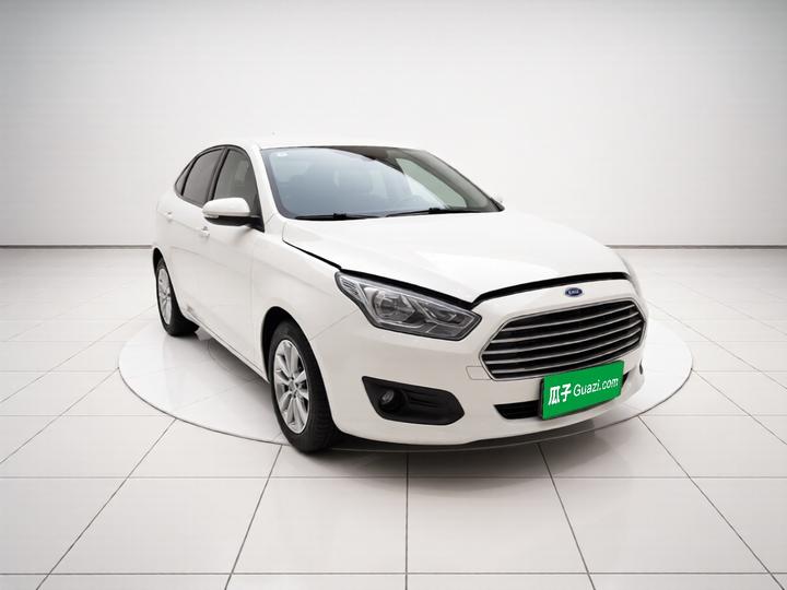 Escort 2015 1.5L MT Comfort photo 3