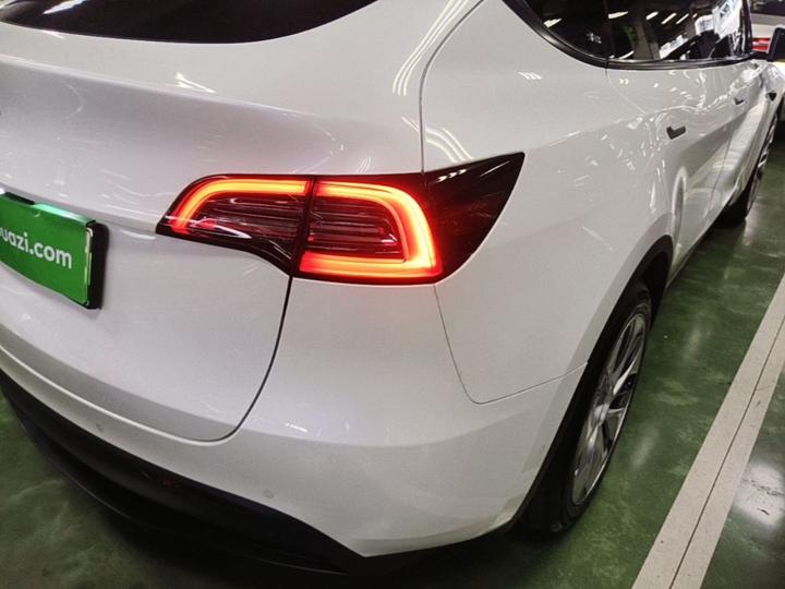 Model Y 2022 Facelift RWD photo 7