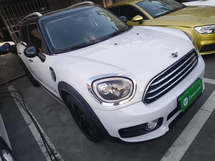 2017 1.5T COOPER ALL4 Wagon photo 3