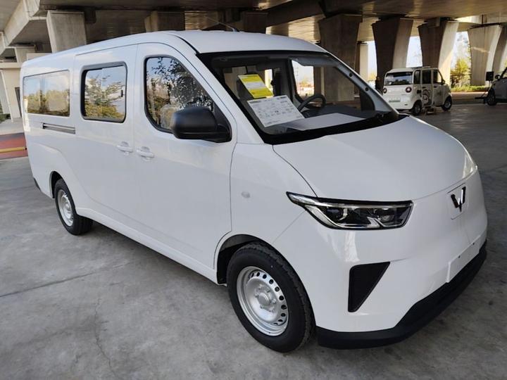 Wuling 2026 330km Bus Comfort photo 3