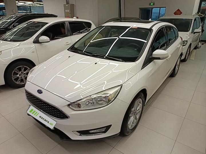Focus 2017 Hatchback 1.6L AT Fashion