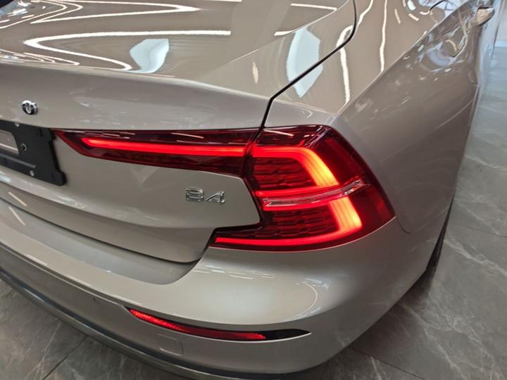 S60 2026 B4 Luxury photo 7