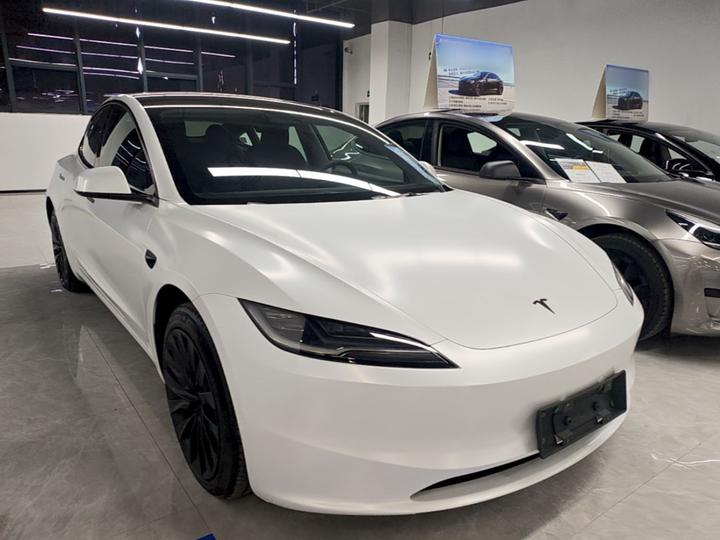 Model 3 2023 RWD photo 3