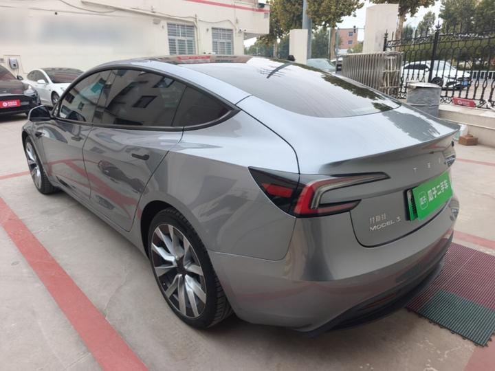 Model 3 2023 RWD photo 4