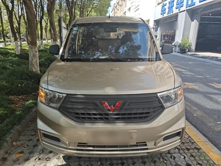 Wuling Hongguang V 2022 1.5L LAR photo 2