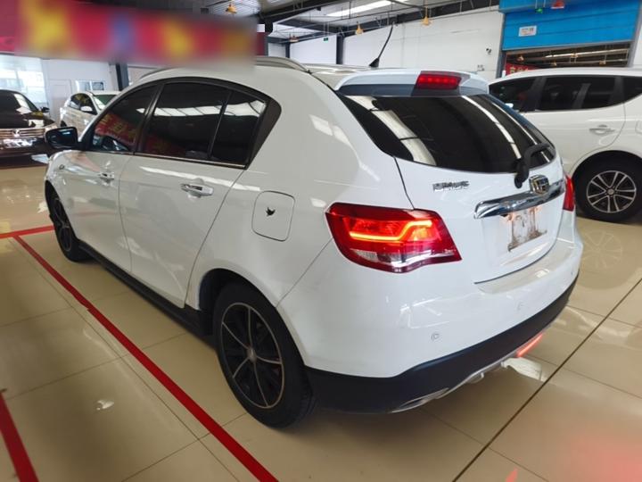 Emgrand 2017 Hatchback RS 1.5L CVT photo 4