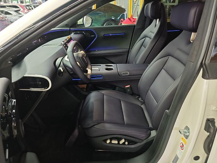 07 2026 Ultra EV AWD photo 6